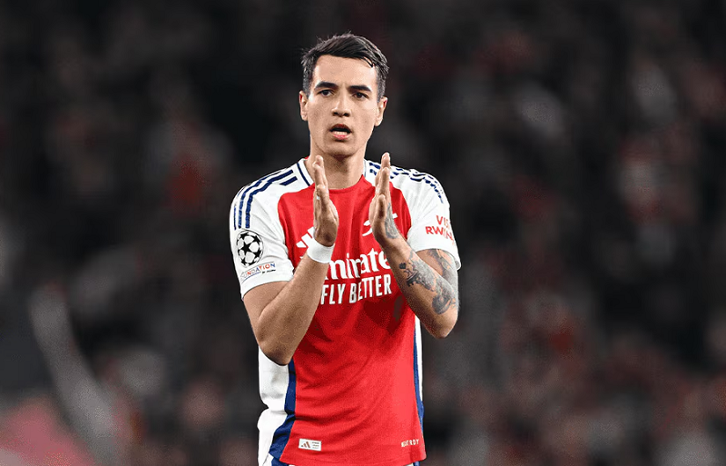 giac-mo-an-bon-khep-lai-arsenal-chuyen-huong-toan-luc-cho-chang-dua-con-lai